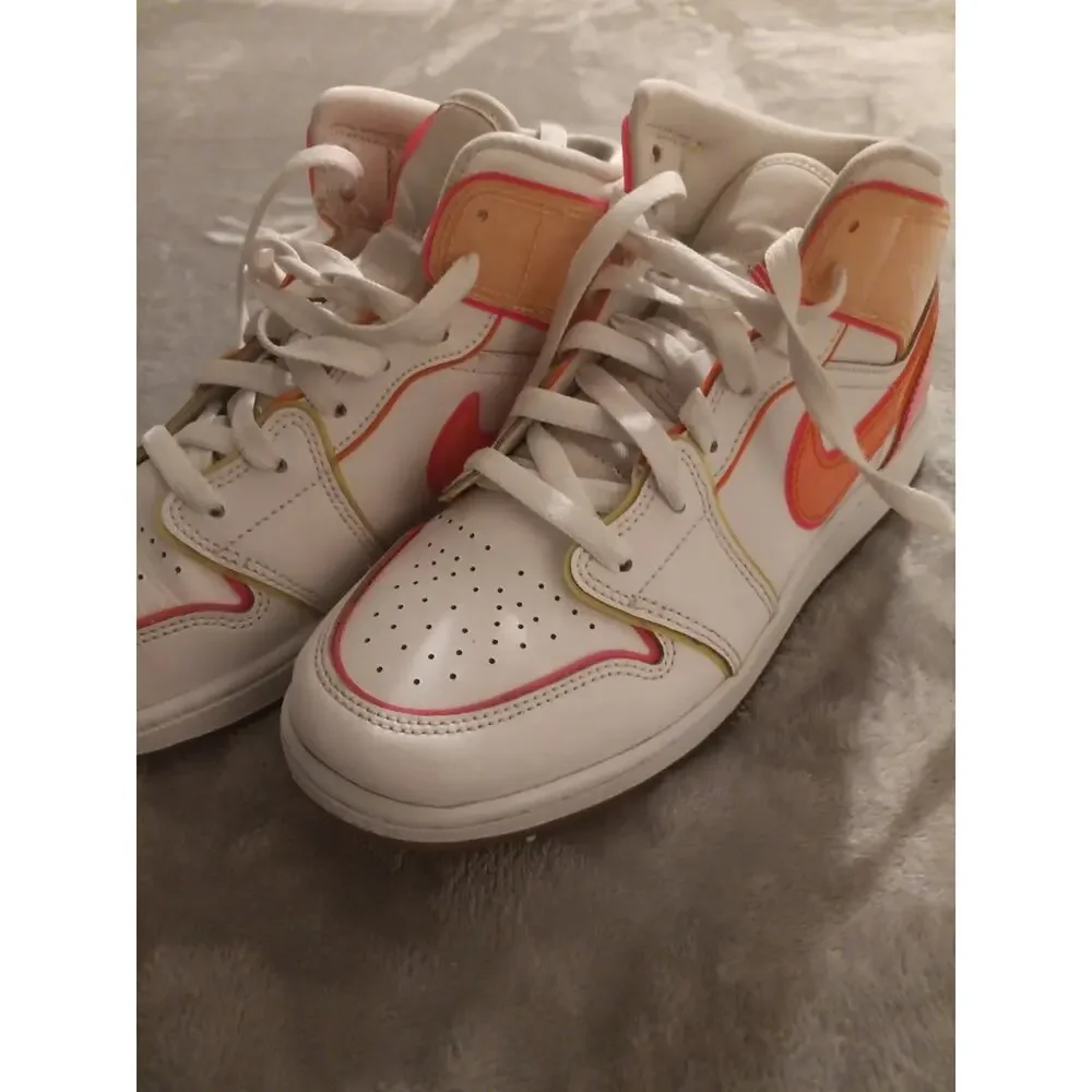Nike Air Jordan 1 Mid GS Edge Glow White Pink Blast CV4611-100 Girls Size 6Y